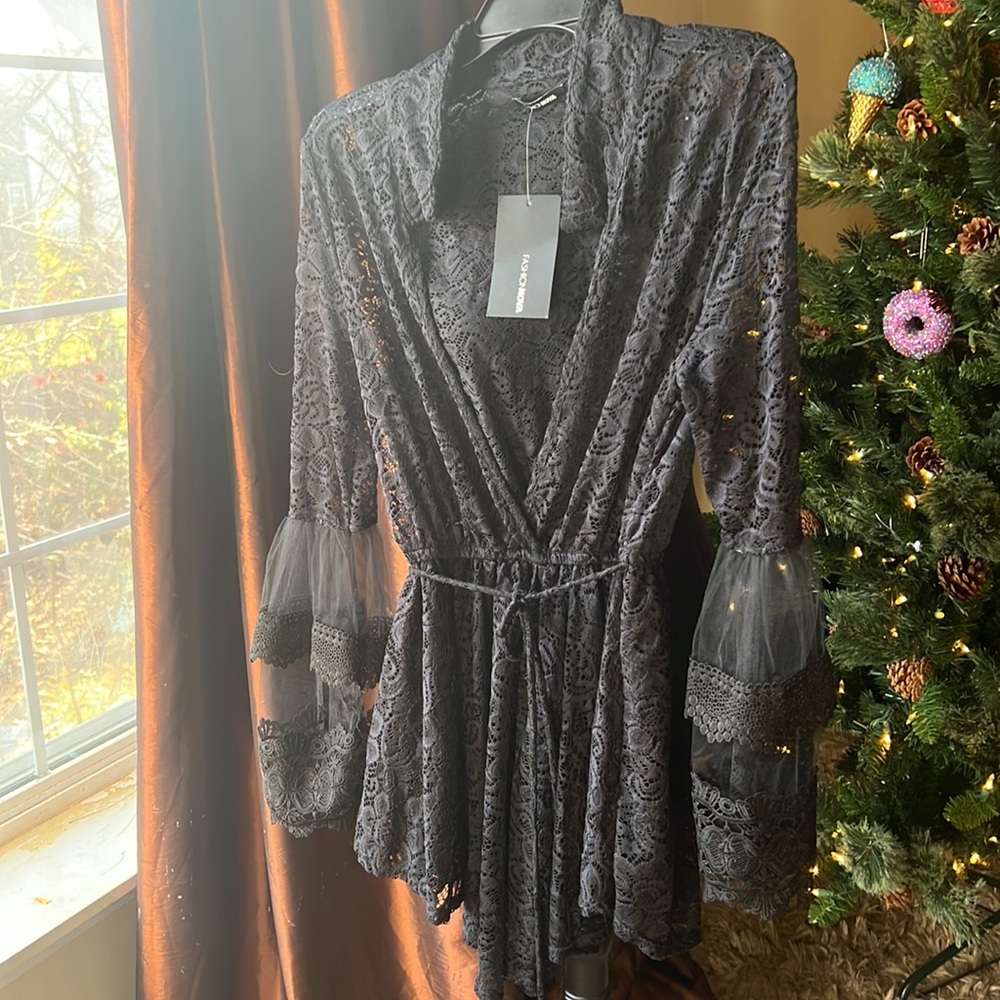 Lace romper - Picture 6 of 10